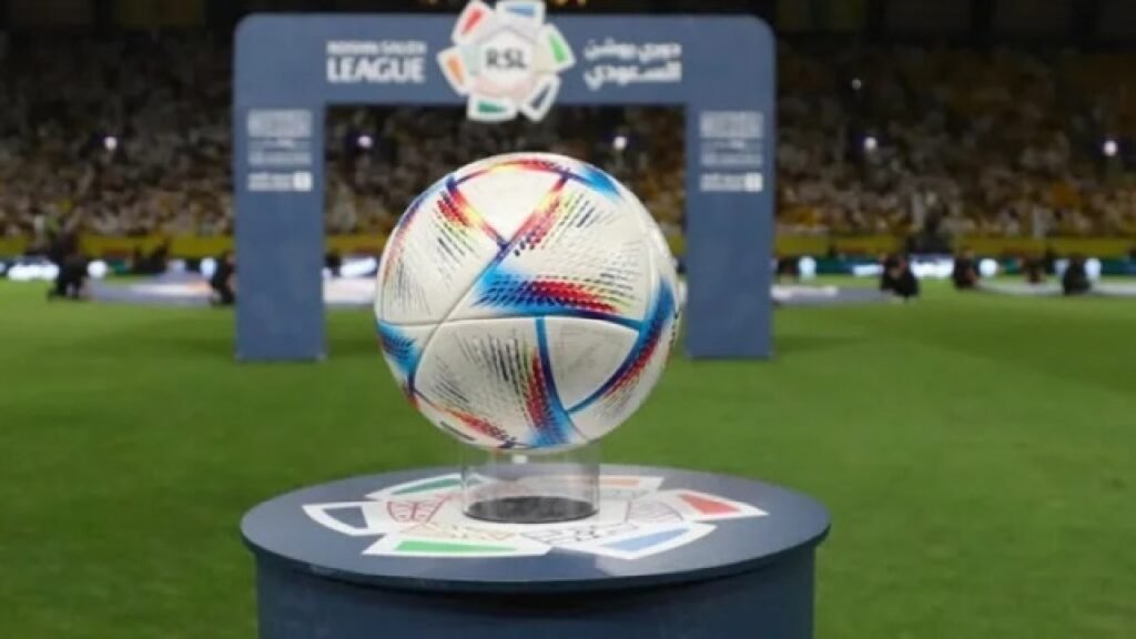 ازدحام المشاركات يدفع رابطة الدوري السعودي لإلغاء جولة الديربيات