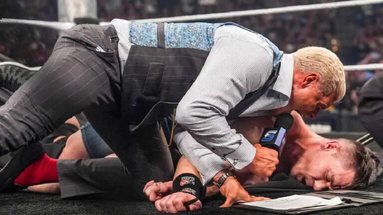 كودي رودز يعتدي على جون سينا ويجبره على توقيع نزال سمرسلام بالقوة .. تغطية