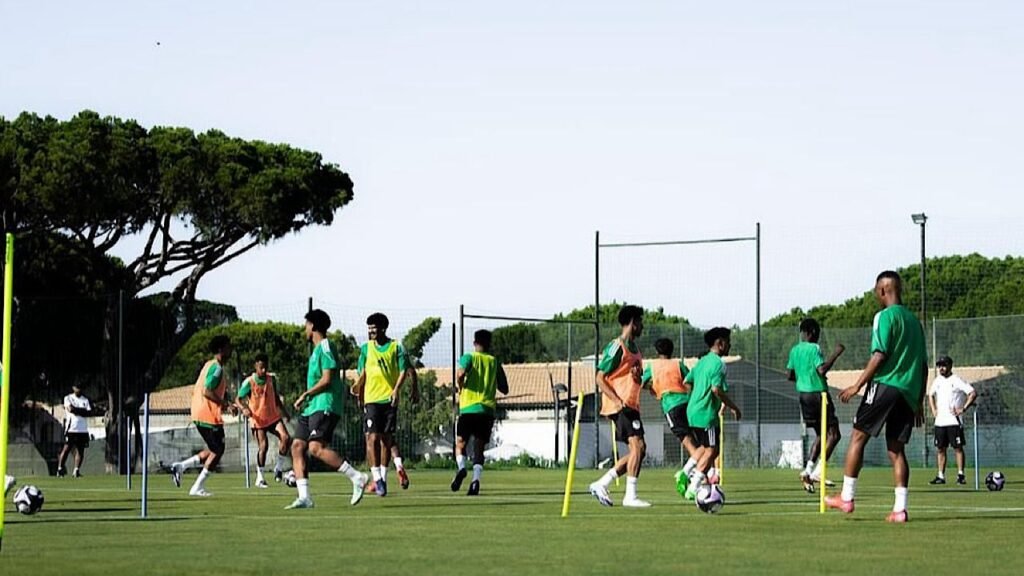 انضمام ثلاثي الاتفاق لمعسكر الفريق بالبرتغال