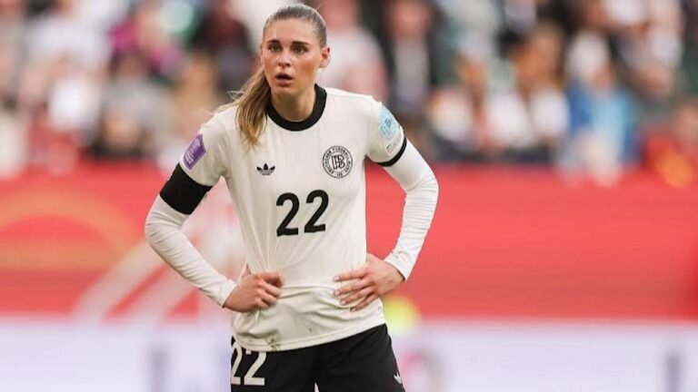 نجمة منتخب ألمانيا تكشف عن معاناتها مع المشجعين الرجال .. تغطية