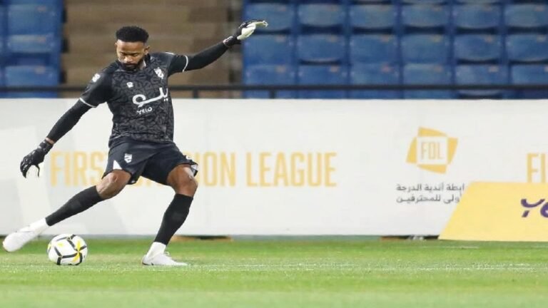 إدارة الحزم تجدّد عقد الحارس إبراهيم زايد