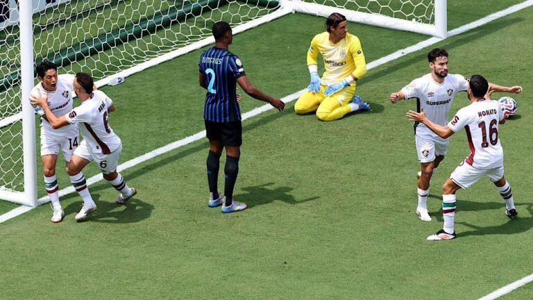 فلومينينسي ينتصر على انتر ميلان بثنائية