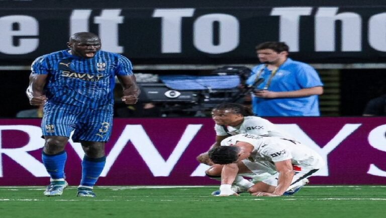 مانشستر سيتي يتحرك لإعادة هيكلة الفريق بعد سقوطه أمام الهلال