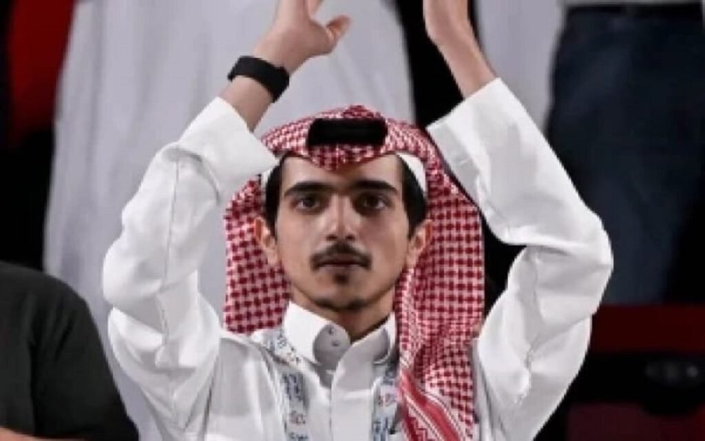 رسالة مؤثرة من المنجم بعد رحيله عن الشباب: “الله يكتب فيها الخير”