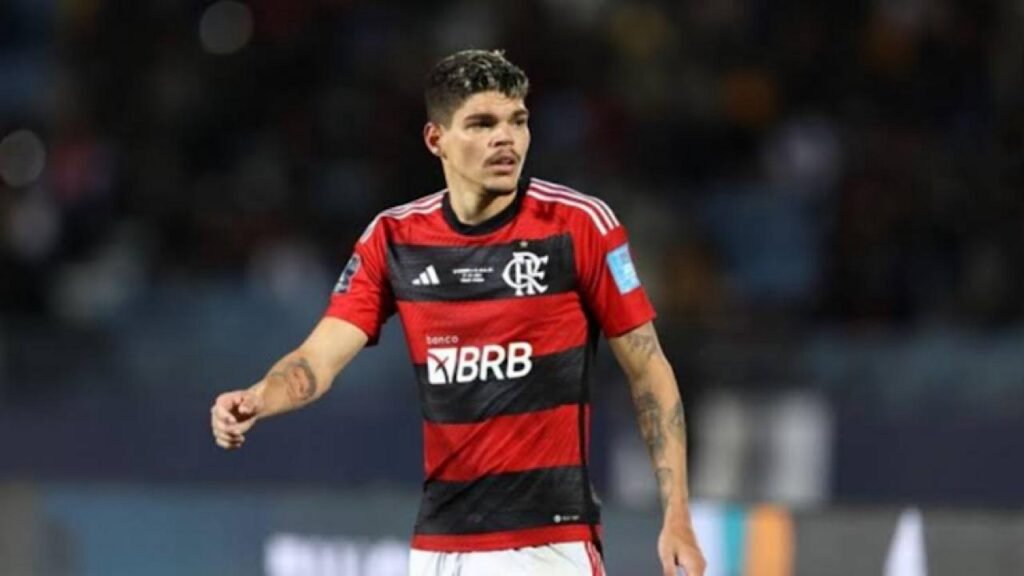 مسؤولو فلامنجو يرحبون برحيل آيرتون لوكاس