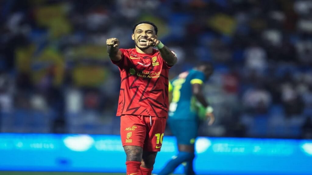 أولمبيك مرسيليا يفاوض محترف القادسية