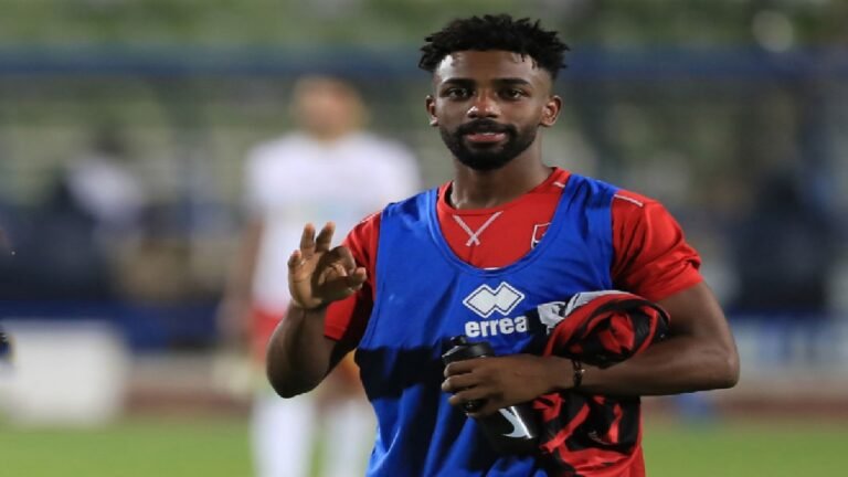 الشباب يقترب من ضم محمد الدوسري ظهير الرائد