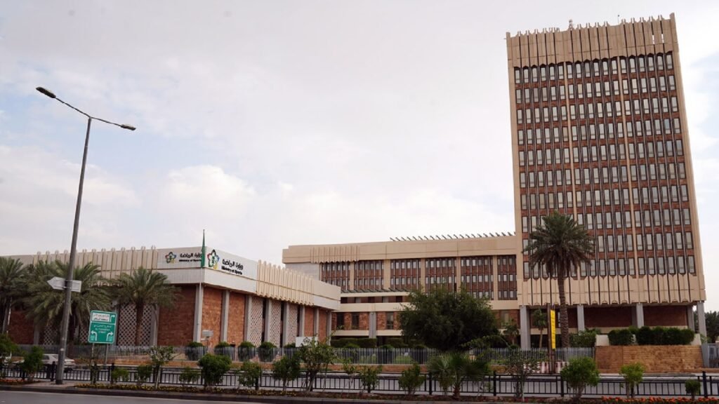 وزارة الرياضة تعلن قريبًا تخصيص أندية الزلفي والخلود والأنصار