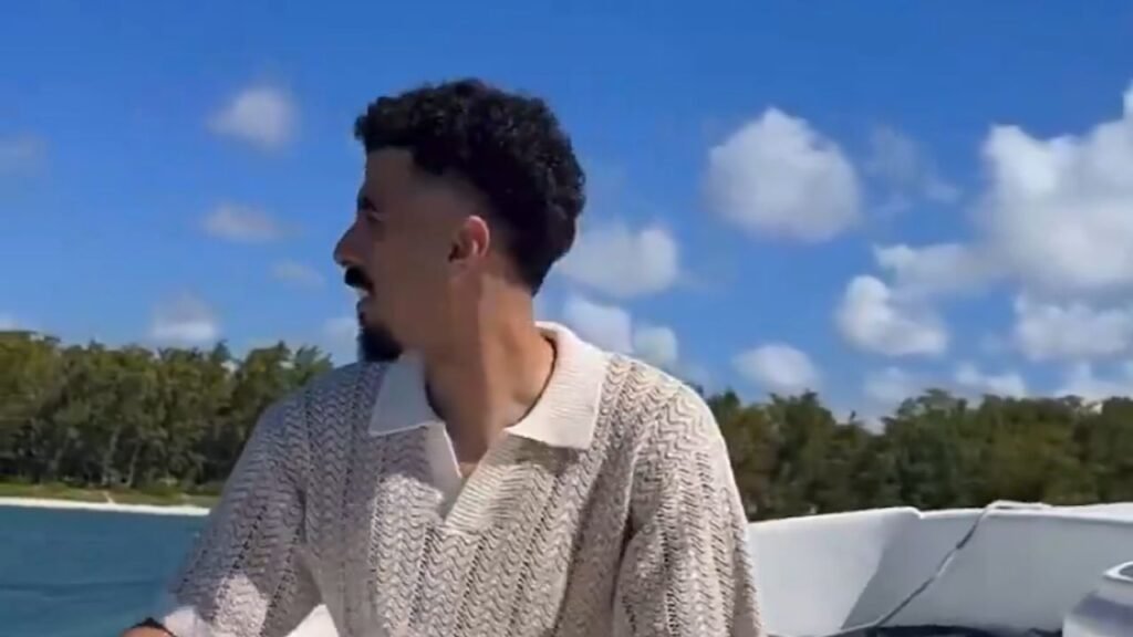 لاجامي يشارك متابعيه إجازته الصيفية .. تغطية