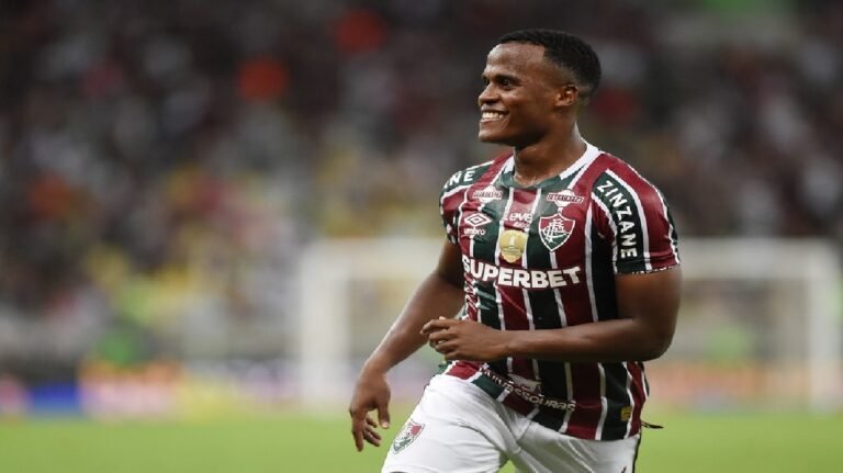 جون آرياس نجم فلومينينسي يرفض عرض النصر رغم اتصال رونالدو