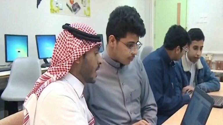 جمعية “جستن” تدرب 5 آلاف معلم ومعلمة جدد في 10 مدن.. تغطية