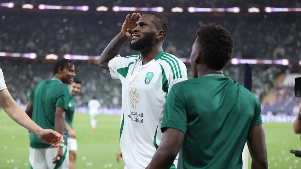 المدير الرياضي لـ فيورنتينا: كيسيه خارج حسابات النادي