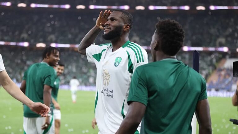 المدير الرياضي لـ فيورنتينا: كيسيه خارج حسابات النادي