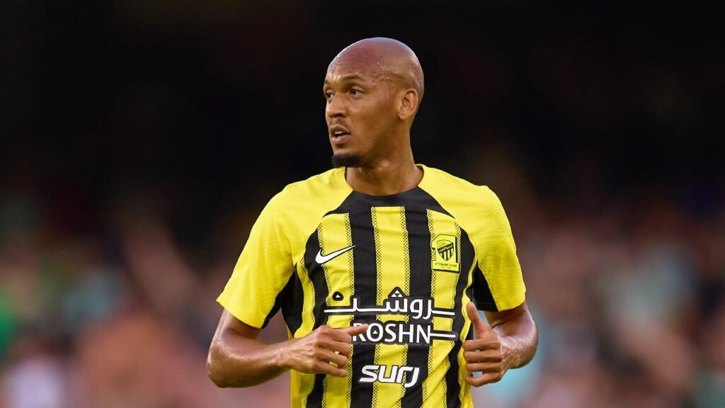 غريميو يبدي اهتمامه بالتعاقد مع فابينيو