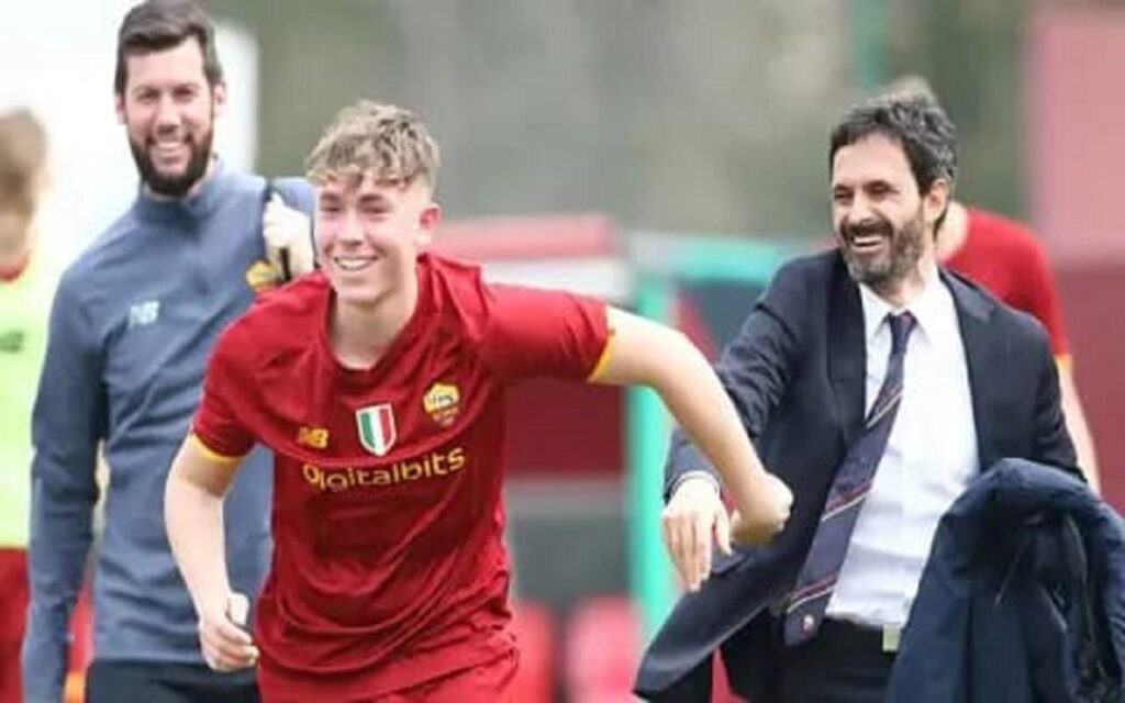 كريستيان توتي يعتزل كرة القدم بعمر 19 عامًا بسبب “ثقل الاسم”