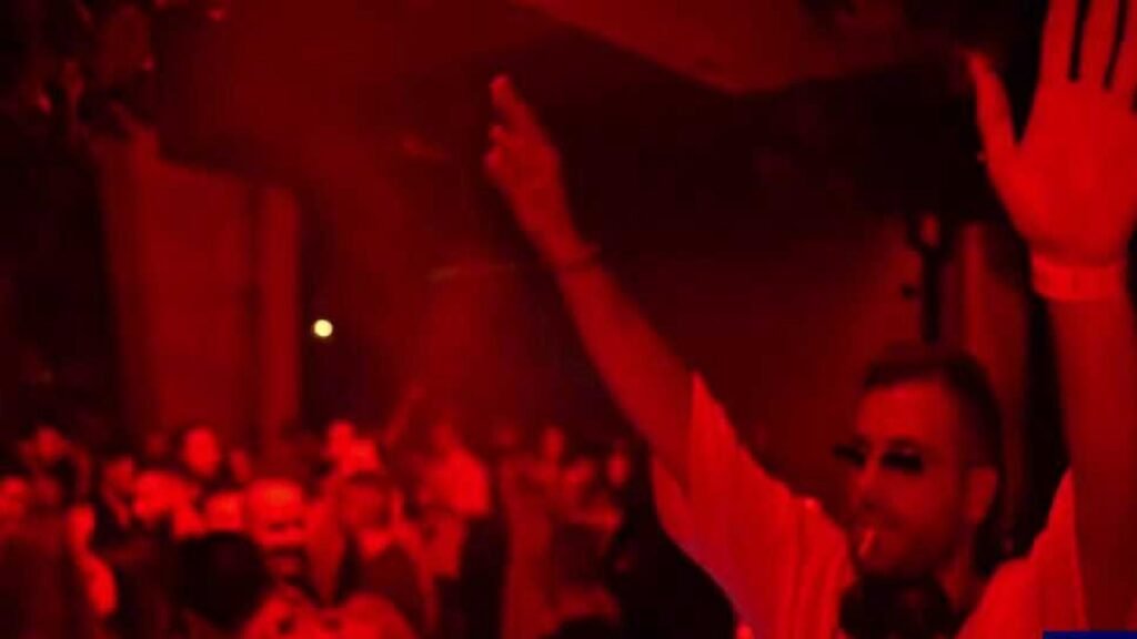 مقـتل لاعب إيطالي بعد اشتباك مع الشرطة في جزيرة المشاهير.. تغطية