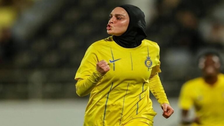 الجزائرية لينا بوساحة تقترب من تمثيل الاتحاد في دوري السيدات السعودي