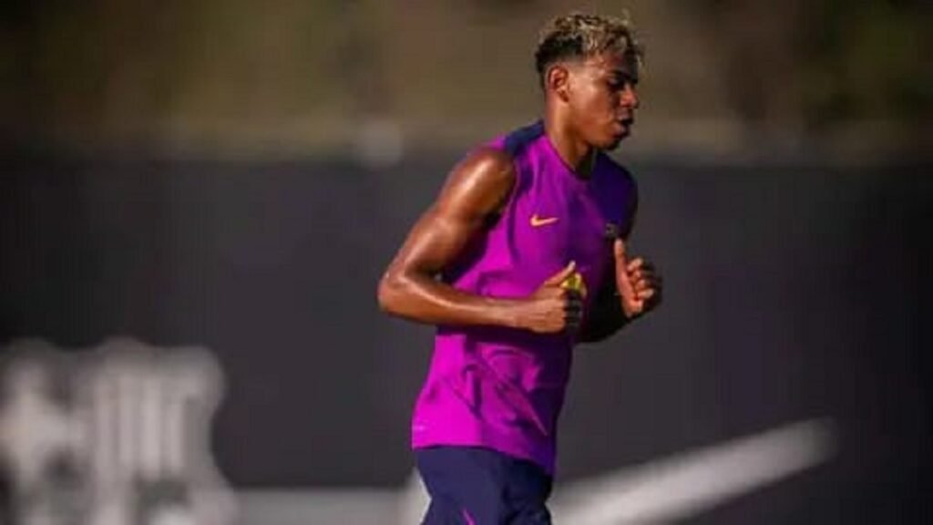 لامين يامال غاضب من إدارة برشلونة بسبب صفقة راشفورد