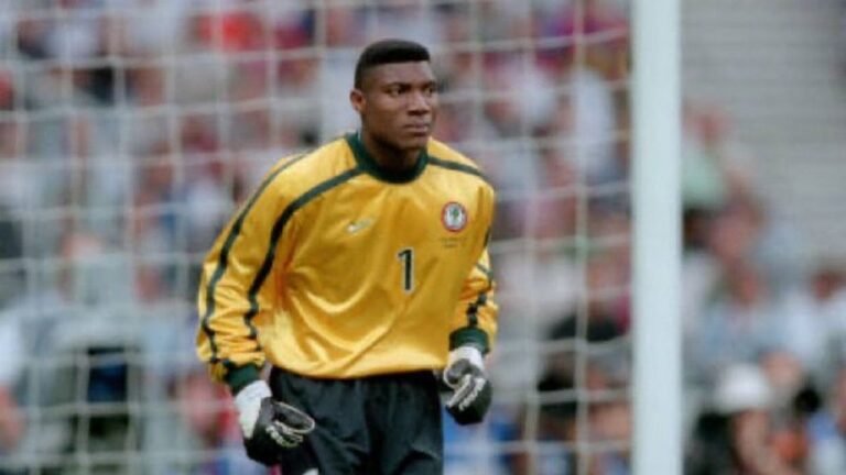 وفاة حارس منتخب نيجيريا