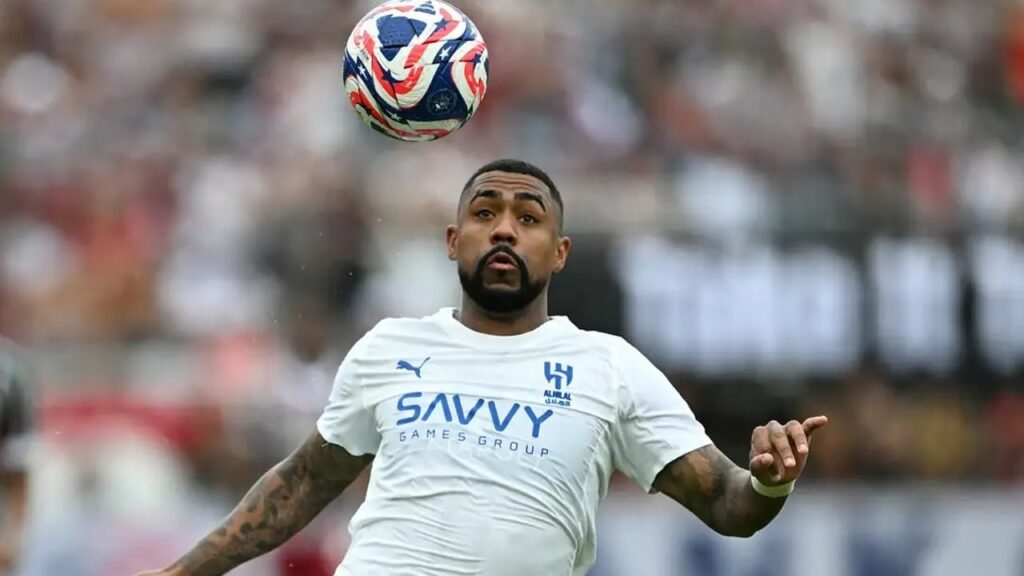 وكيل مالكوم يعرضه على بنفيكا تمهيدًا لرحيله عن الهلال