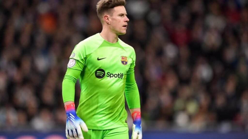 مستقبل حارس مرمى برشلونة في مهب الريح بسبب آلام الظهر