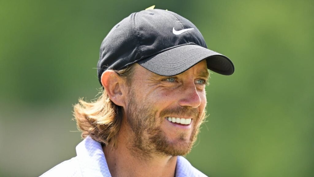 ذبابة تتسبب في فوز لاعب غولف بمليون دولار.. تغطية