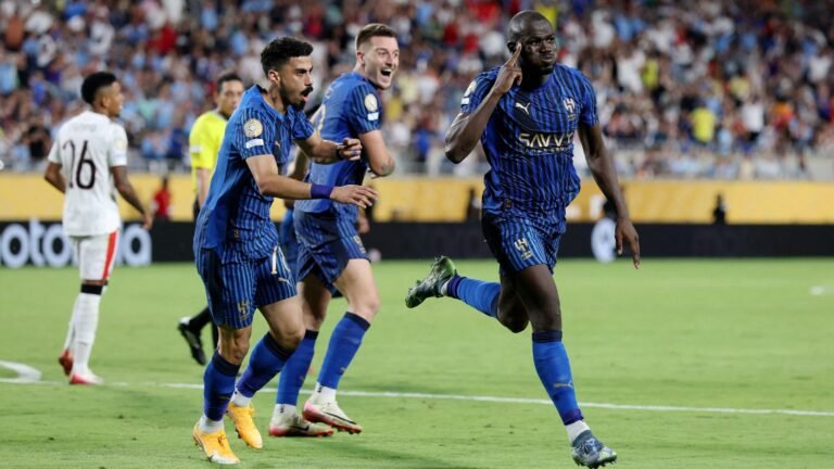 غياب ثنائي الهلال عن مواجهة الشارقة