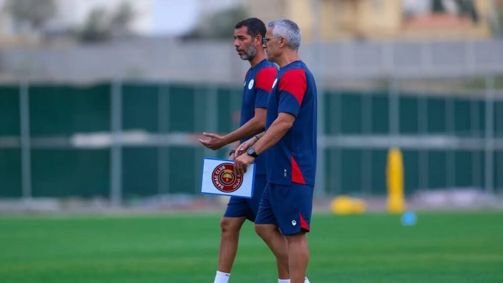 اتفاقات محلية وصفقات أجنبية: ضمك يُعيد تشكيل فريقه بقيادة إيفانغيليستا