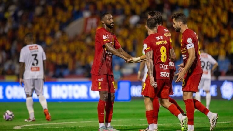 القادسية يفتتح مشواره في الدوري بثلاثية أمام النجمة