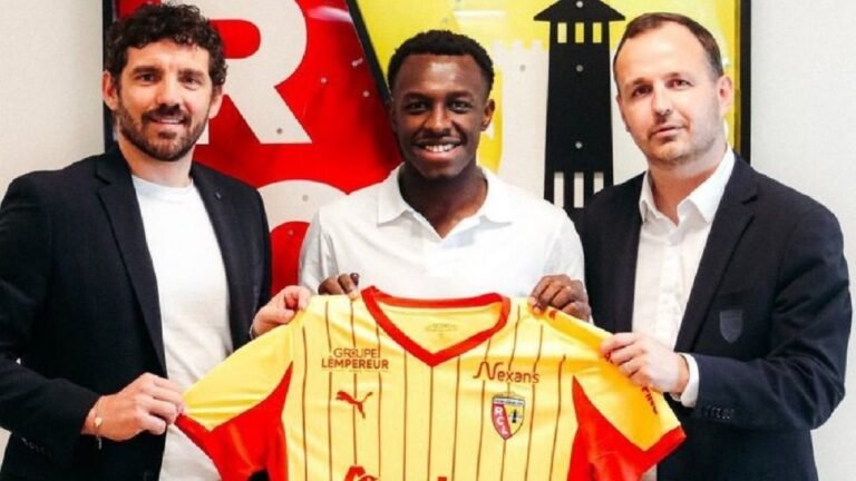 لانس يتعاقد رسميا مع سعود عبدالحميد.. تغطية