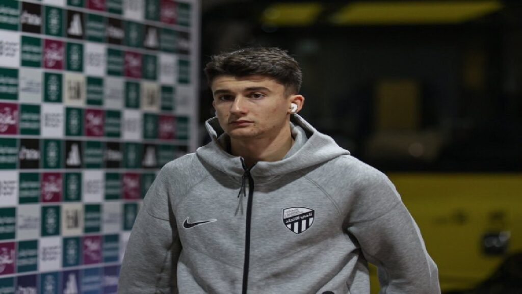 الاتحاد يقرر قيد أوناي هيرنانديز في فريق 21 عامًا