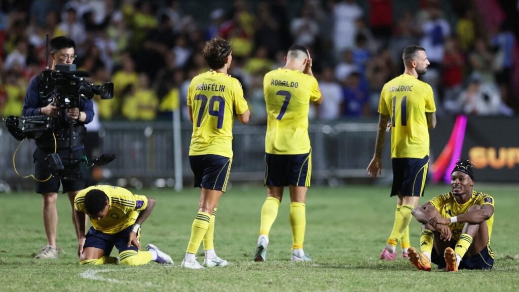 حسرة لاعبي النصر بعد خسارة نهائي كأس السوبر .. تغطية