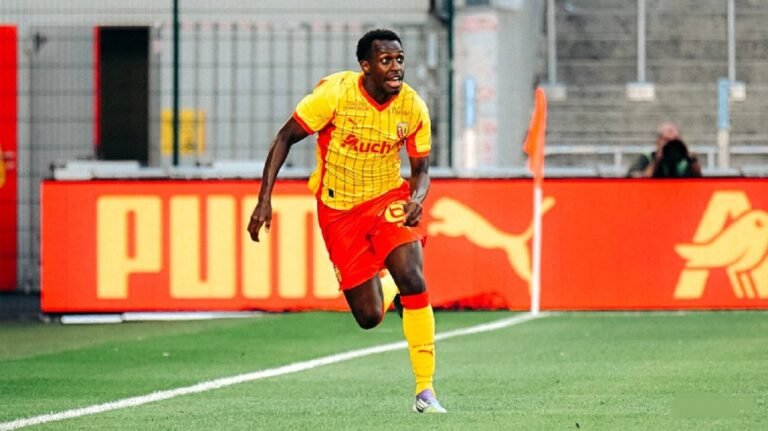 ليون يفتتح الموسم بانتصار على لانس