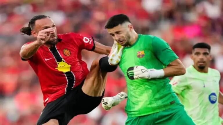 آثار صادمة نتيجة التدخل العنيف على وجه حارس برشلونة.. صورة