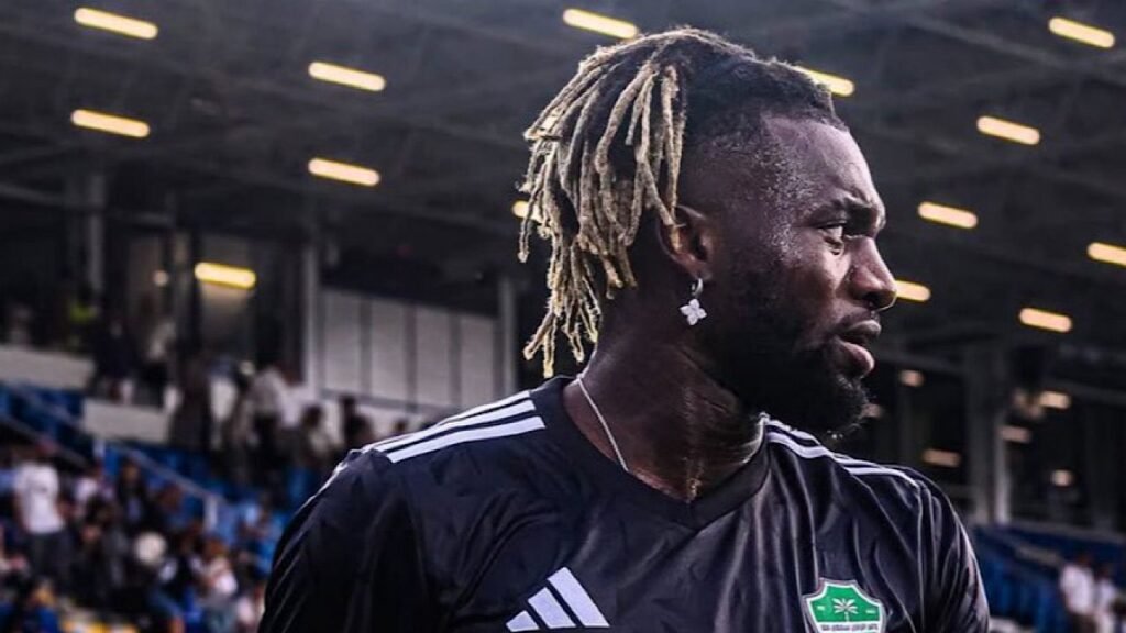 ماكسيمان يقترب من كلوب أمريكا