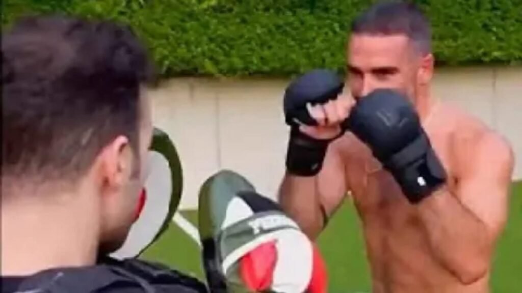 كارفخال يتحدى أرنولد بالملاكمة: صراع مبكر على الجبهة اليمنى في ريال مدريد  ..  تغطية