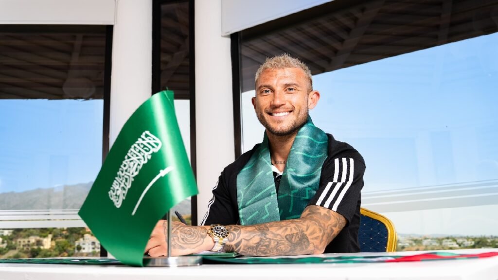 الاتفاق يوقع مع المدافع الدولي كالفو