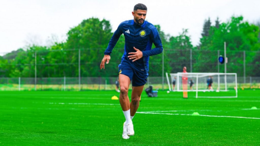 النصر يرفض التفريط في العمري وجيسوس يتمسك ببقائه