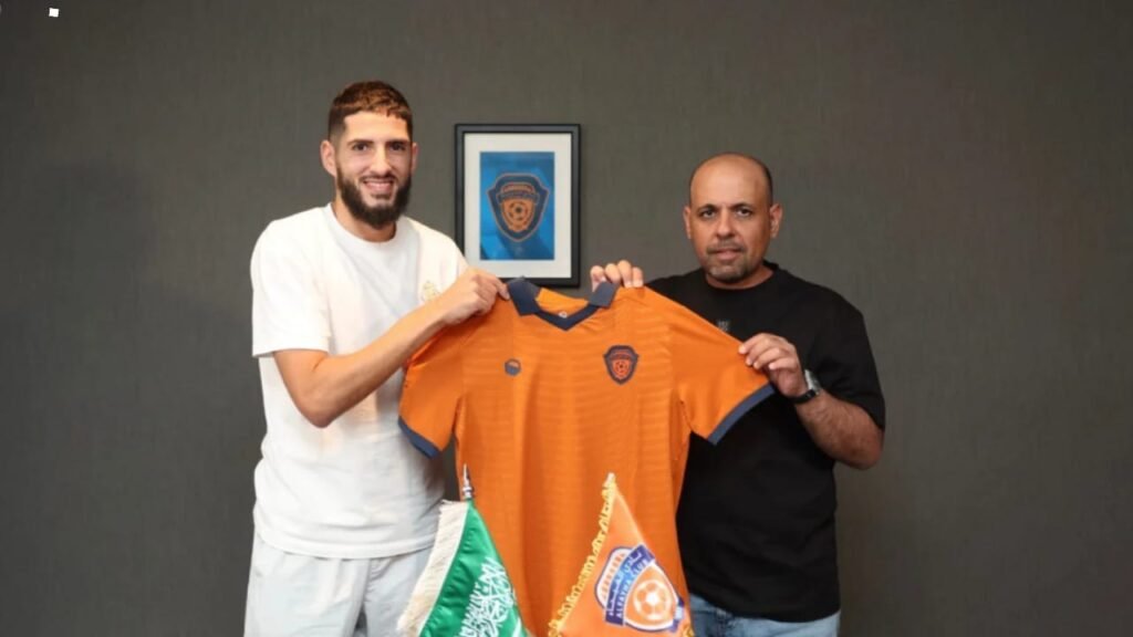 الفيحاء يعزز صفوفه بالتعاقد مع الجزائري ياسين بن زية