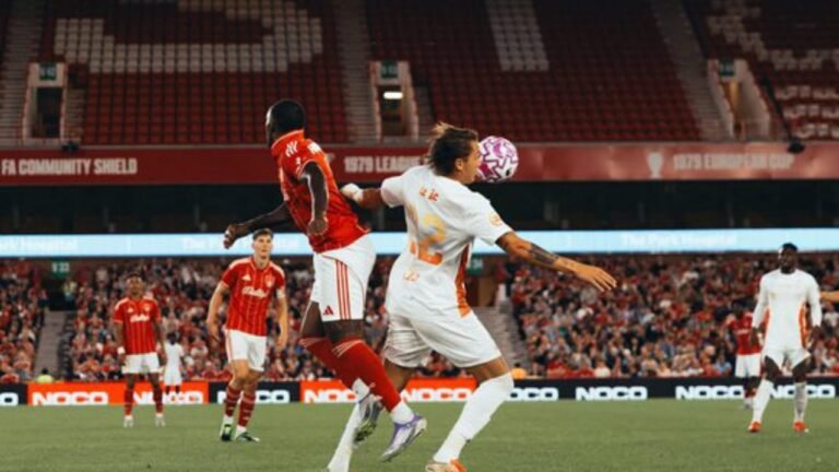 التعادل السلبي يحسم مباراة القادسية ونوتنغهام فورست الودية .. صور