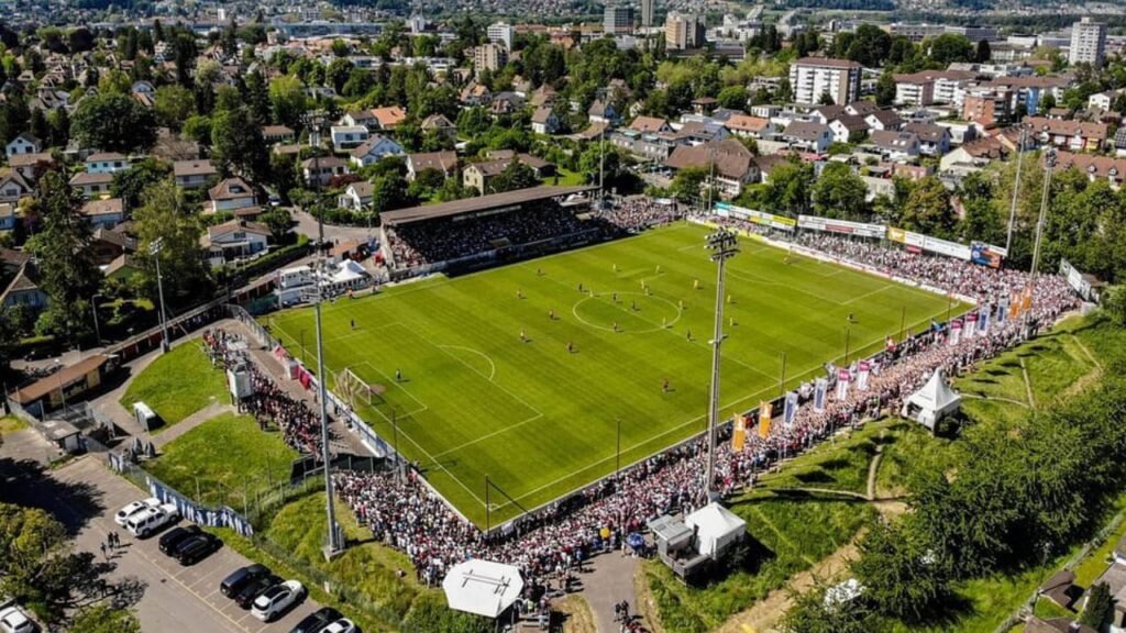 إقبال جماهيري كبير على ودية الهلال وأراو السويسري الأحد المقبل