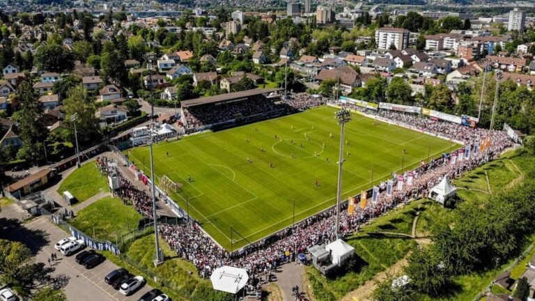 إقبال جماهيري كبير على ودية الهلال وأراو السويسري الأحد المقبل