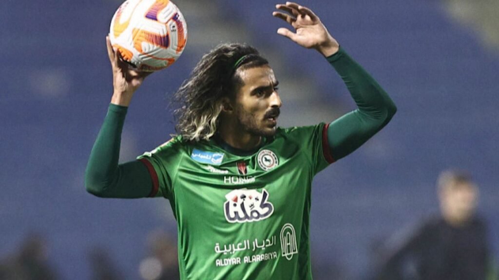 مدافع الاتفاق على أبواب النصر