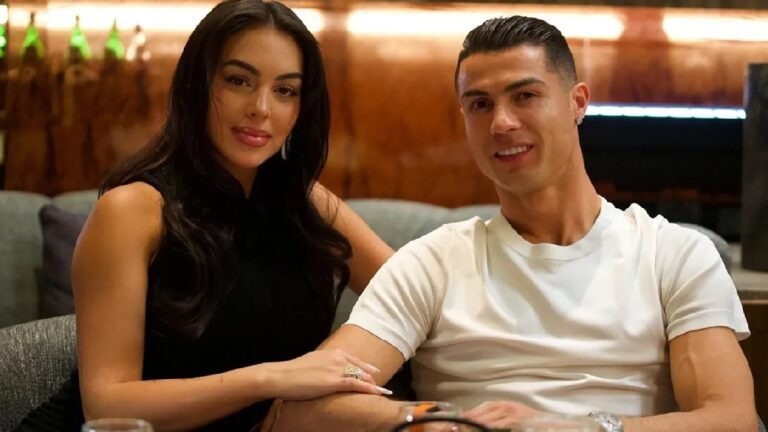 إبراهيم الفريان يهدي ناقة فاخرة لرونالدو احتفالًا بقرب زواجه.. تغطية