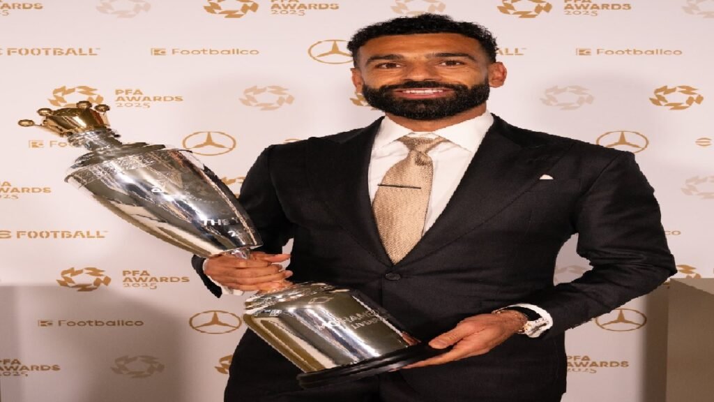 محمد صلاح يتوج بجائزة أفضل لاعب في البريميرليج