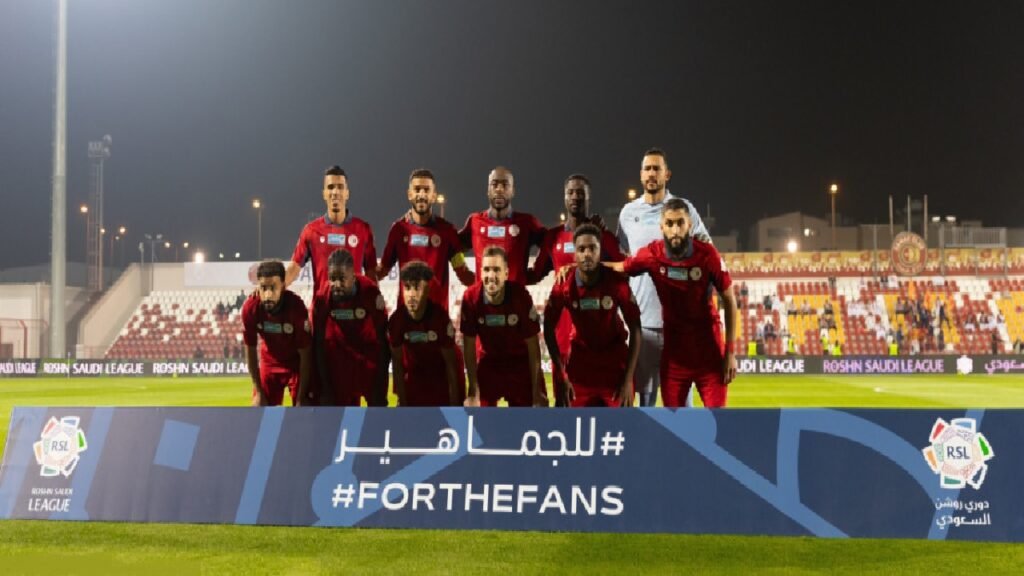 الفيفا يوقف 21 ناديًا سعوديًا