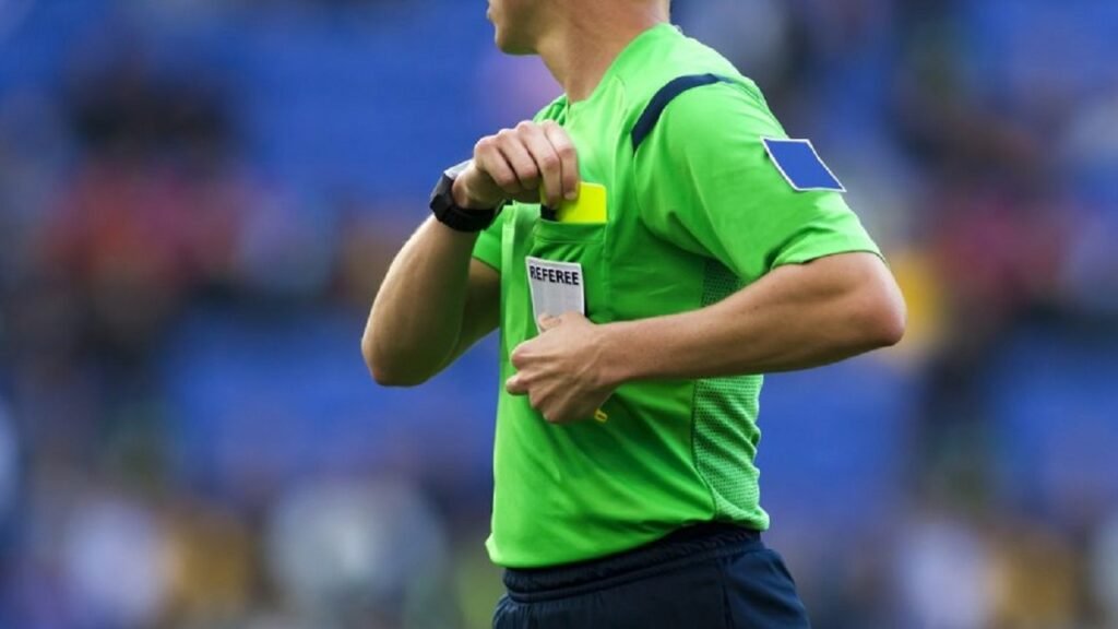 اعتماد آلية طلب طواقم الحكام الأجانب للموسم المقبل