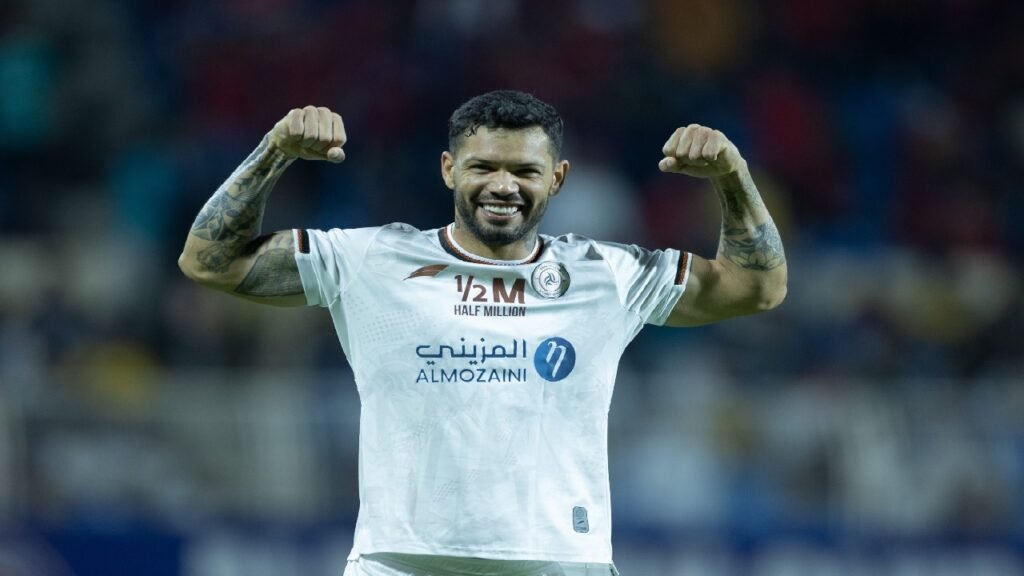 الغواسيل يتمسك بجونيور لقيادة هجوم الشباب