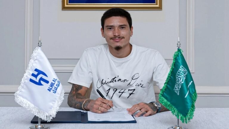 مدرب منتخب أوروغواي: قرار انتقال نونيز للهلال خطوة منطقية