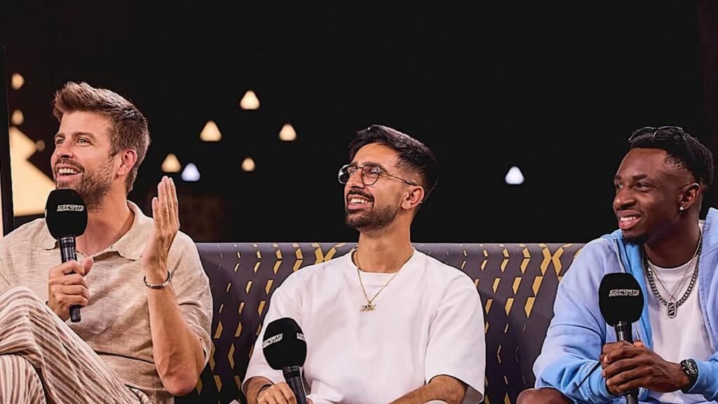 بيكيه وكاكا ورونالدو يشعلون أجواء EWC في الرياض